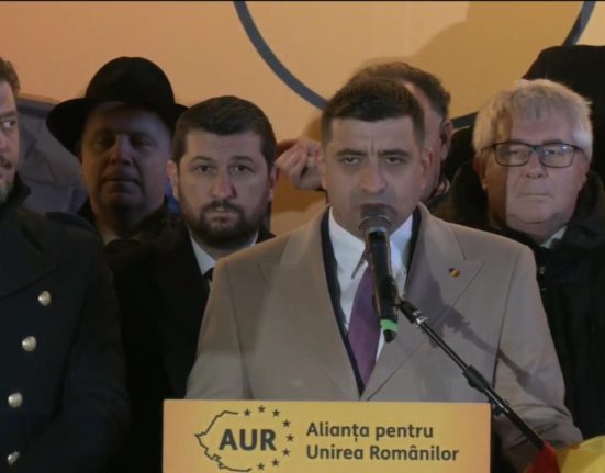 AUR sesizeaza Avocatul Poporului pe ordonanta trenulet Introduc masuri abuzive