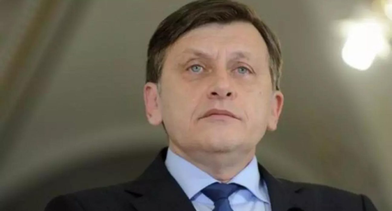 Bomba in politica Crin Antonescu isi suspenda candidatura la Cotroceni Daca vor sa fiu candidat sa ma caute
