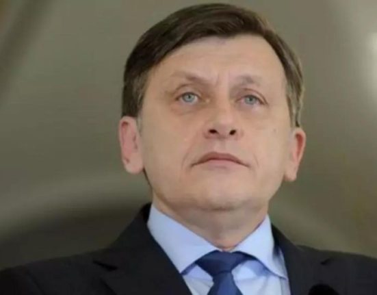 Bomba in politica Crin Antonescu isi suspenda candidatura la Cotroceni Daca vor sa fiu candidat sa ma caute