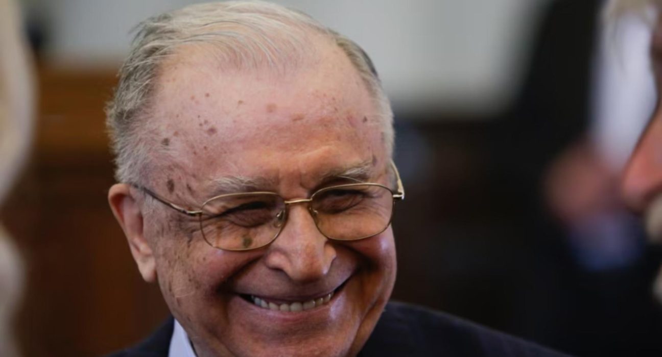 Cat mai are Klaus Iohannis de stat la Cotroceni pentru a l depasi pe Ion Iliescu