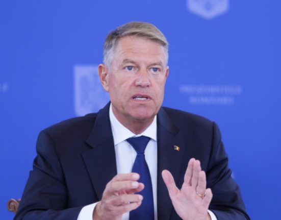 Cate semnaturi au strans parlamentarii POT AUR si SOS pentru suspendarea lui Klaus Iohannis