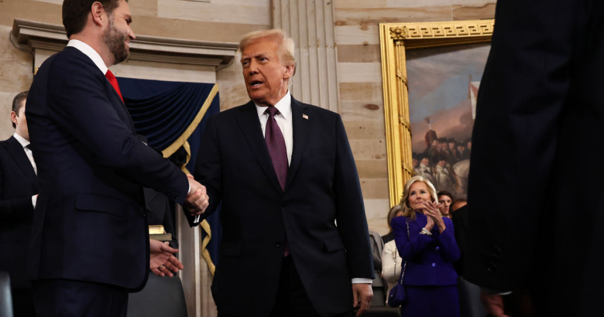 Donald Trump a depus juramantul Incepe Epoca de Aur a Americii a declarat urgenta nationala la granita de sud
