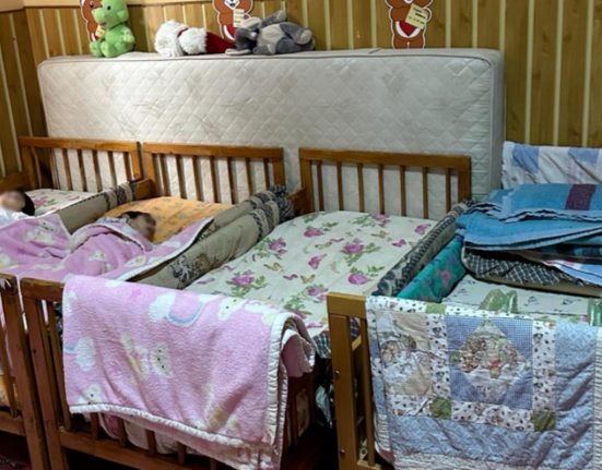 INUMAN Copii cu dizabilitati in conditii mizere la Targu Mures FOTO