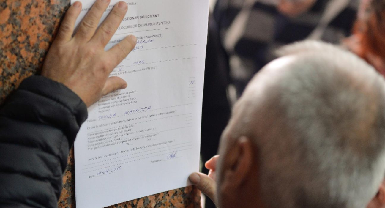 Incep concedierile bugetarilor Reorganizarile initiale