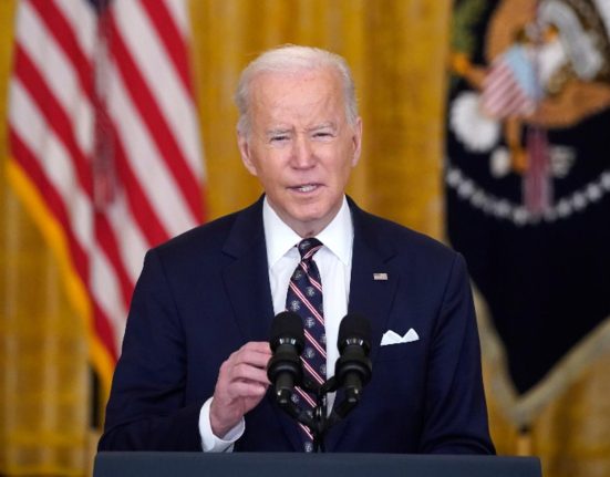 Joe Biden in centrul controverselor Presedintele SUA l a decorat pe George Soros la final de mandat