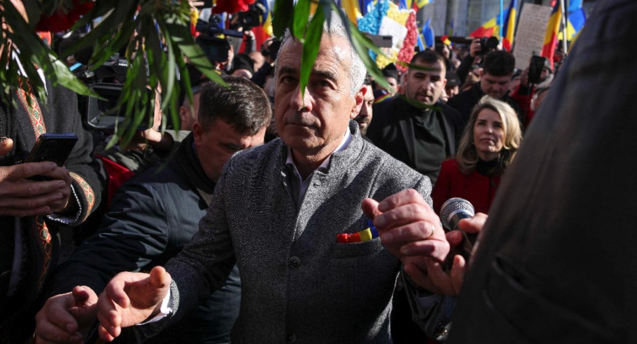 Marea Unire a Neamului Presedintele ales Calin Georgescu Noi impreuna cu Dumnezeu facem aceasta hora intreaga