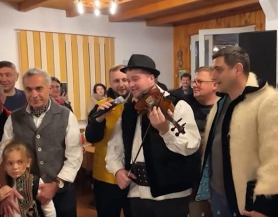 Poporul explodeaza mesaje taioase pentru guvernanti Sprijin total pentru presedintele Calin Georgescu VIDEO