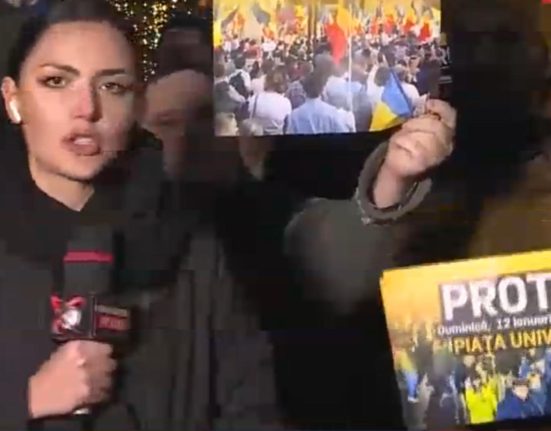 Romanii cer demisia guvernului Protest la premier