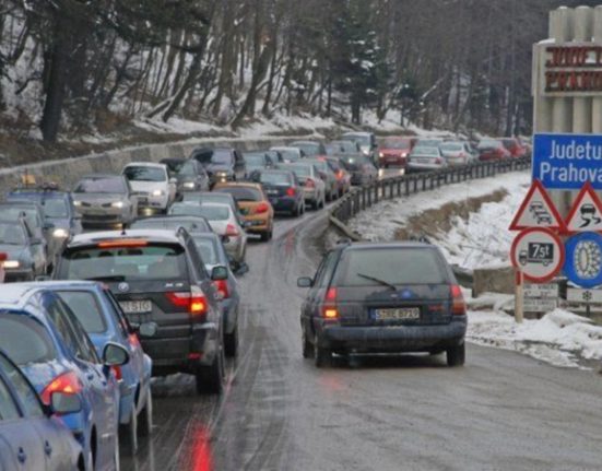 Aglomeratie pe Valea Prahovei Trafic ingreunat pe DN1