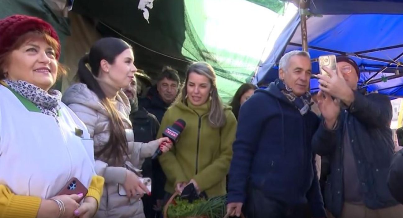 Calin Georgescu presedintele ales alaturi de sotie in piata