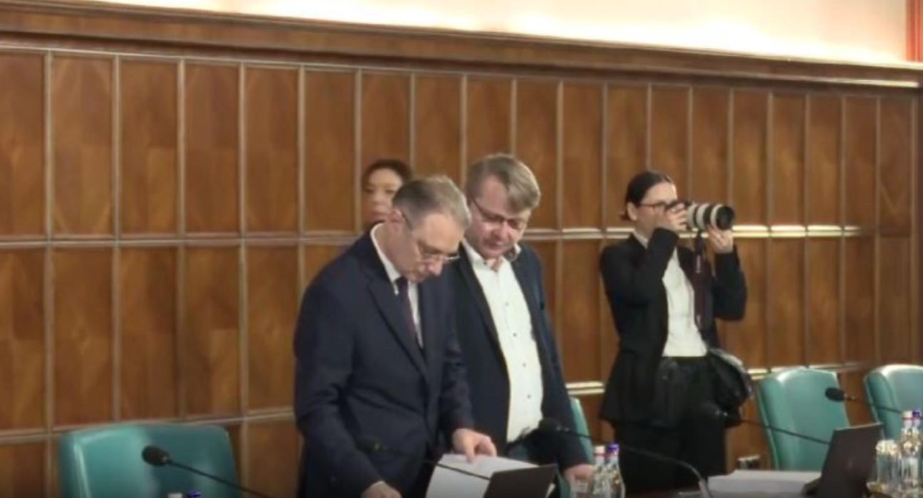 Consilierii din institutia lui Zgonea cu salarii mari Austeritatea ocoleste unele institutii ale statului