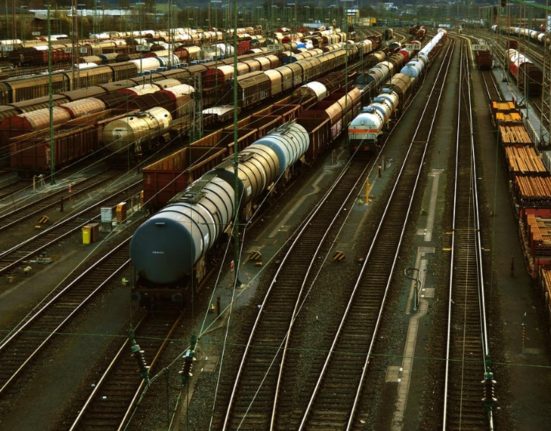 Incident feroviar tren cu 22 de vagoane deraiat