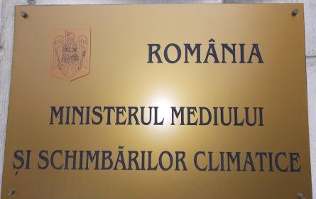 Protest amplu al silvicultorilor in fata Ministerului Mediului