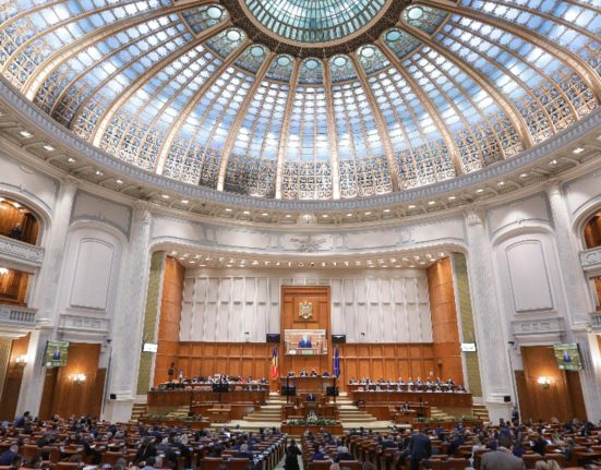 Sedinta de plen pentru suspendarea lui Iohannis a fost anulata