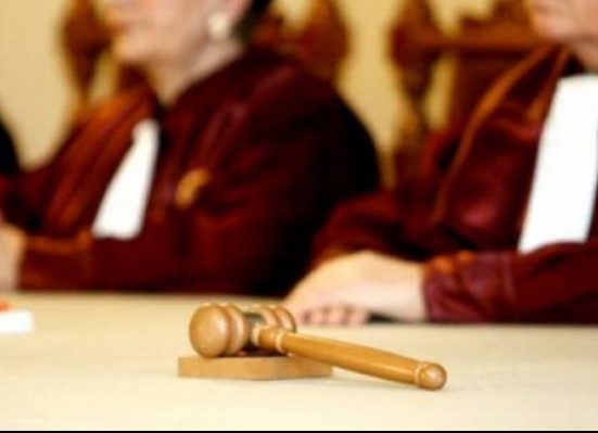 Ultimul obstacol pentru demisia lui Iohannis CCR a primit cererea de constatare a vacantei functiei de presedinte