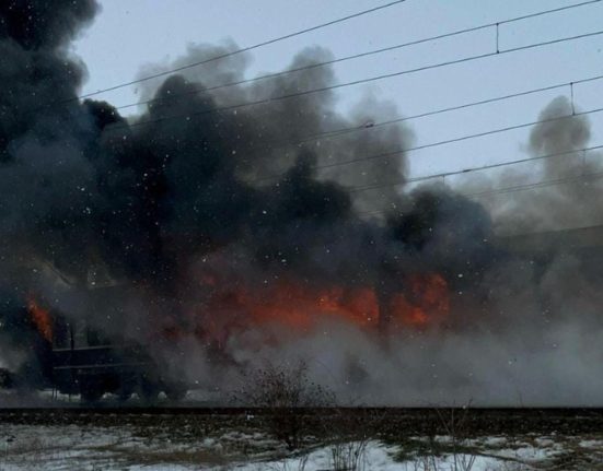 Vagon de tren in flacari in Olt Plan Rosu