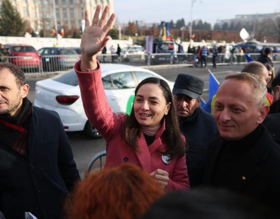 Anamaria Gavrila lectie de politica pentru Gigi Becali Il incurajez sa si faca partid