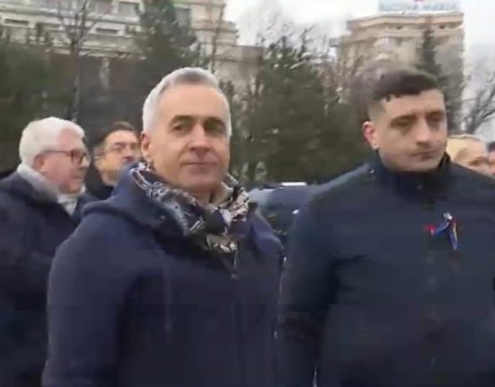 Calin Georgescu mesaj pentru fortele de ordine Protejati poporul roman nu sistemul corupt