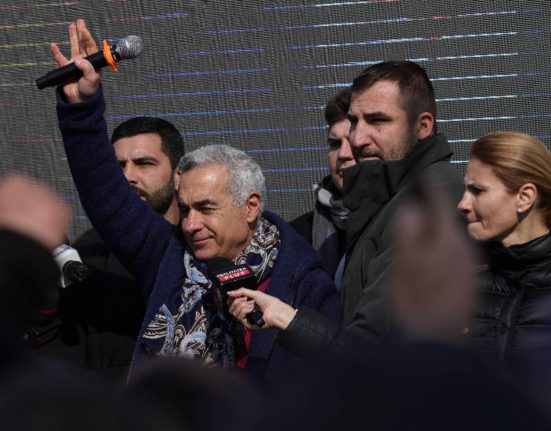 Ciutacu si Ponta un tandem pentru dezbinarea romanilor Cum ii insultau pe sustinatorii lui Calin Georgescu euglene verzi paduchi