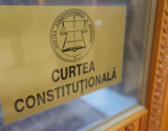 Cum profita liderii politici de suferinta poporului reactii dupa interzicerea lui Calin Georgescu de catre CCR