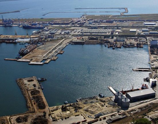 Dosarul Portul Constanta De ce nu au fost arestati afaceristii care ofereau mita Hartiutele cu spaga rupte si aruncate in WC