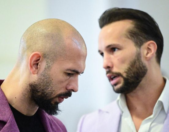 Fratii Tate s au intors in Romania Motivul revenirii
