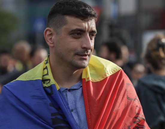George Simion liderul suveranistilor mesaj dur Respectati Constitutia si poporul