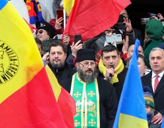 Manifest pentru libertate Suverenistii in Piata Victoriei de ziua lui Calin Georgescu