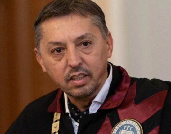 Ministrul Educatiei promite solutii pentru scolile cu toalete exterioare