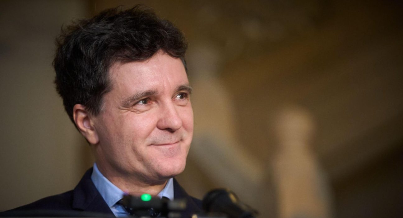 Nicusor Dan nu l poate critica pe Calin Georgescu fara DEEFECTE Ce spune despre principala CALITATE a candidatului cu cele mai multe voturi