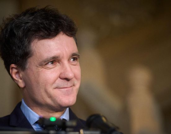 Nicusor Dan nu l poate critica pe Calin Georgescu fara DEEFECTE Ce spune despre principala CALITATE a candidatului cu cele mai multe voturi