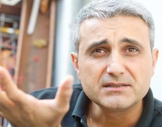 Robert Turcescu atac la campania lui Nicusor Dan S au investit multi bani in proiectul Nicusor Dan presedinte TikTok ul e plin de el
