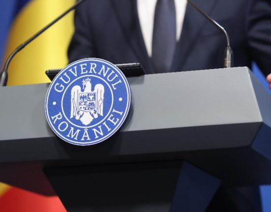 Vineri zi decisiva pentru premier Ciolacu asteapta votul motiunii