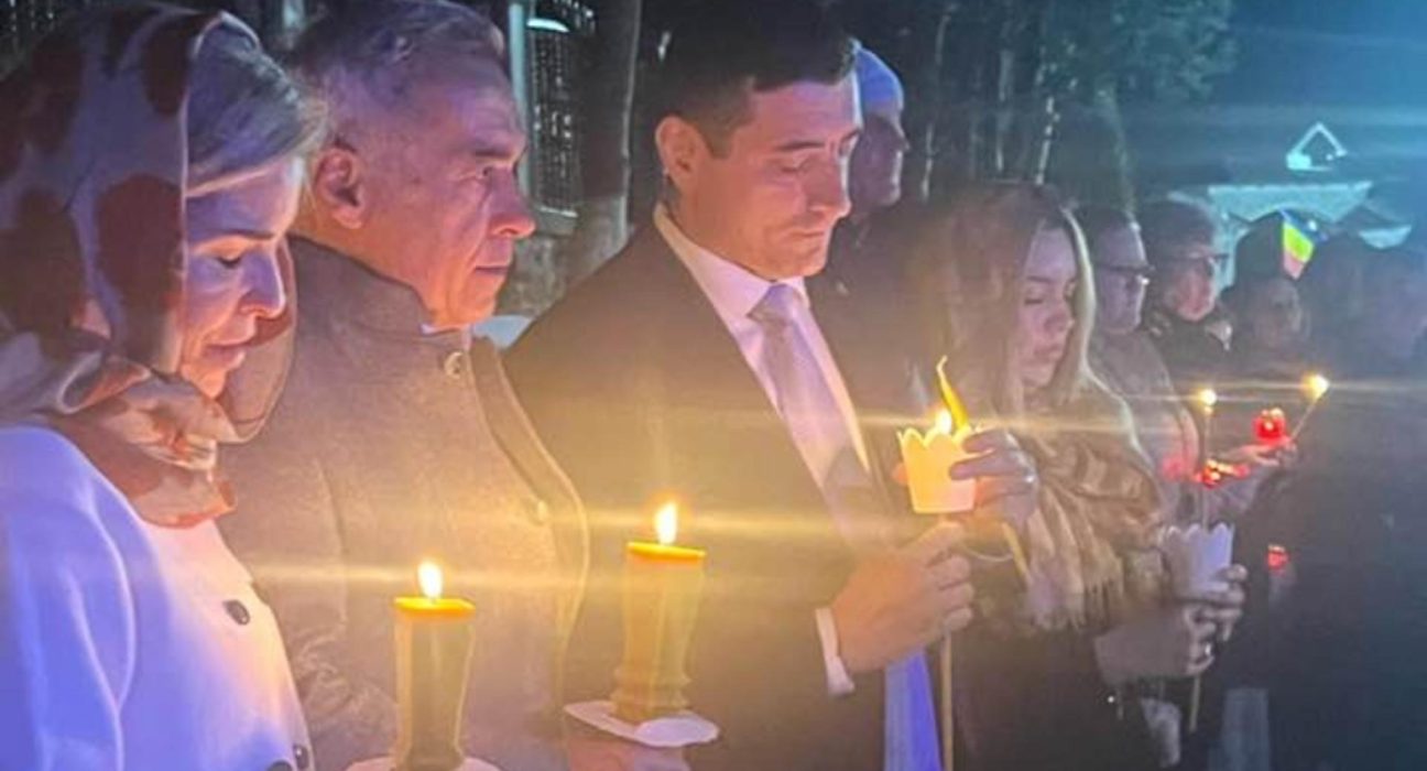 Anca Alexandrescu a publicat poza cu liderii suveranisti George Simion si Calin Georgescu la slujba de Inviere