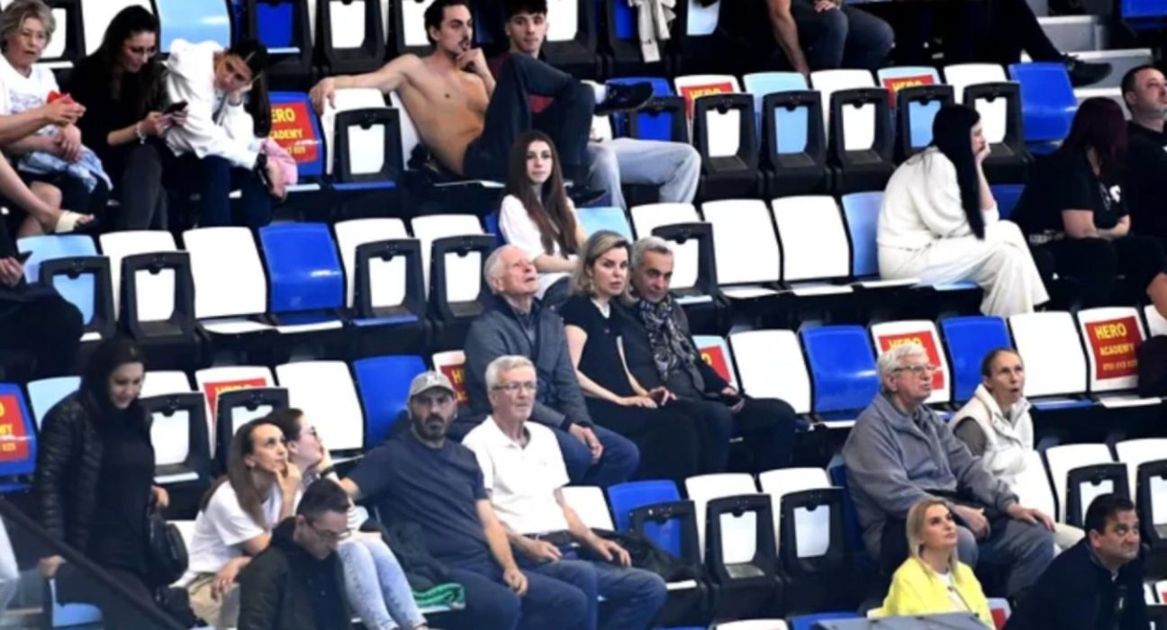 Calin Georgescu vazut cu sotia la competitia de natatie
