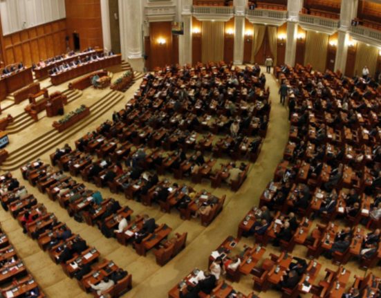 Camera Deputatilor a respins motiunea impotriva lui Catalin Predoiu