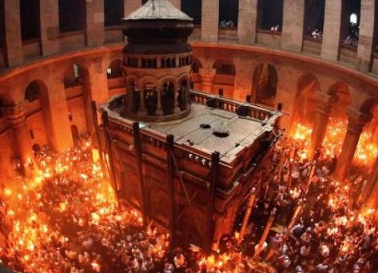 Cand sosete Lumina Sfanta in Romania Ora exacta