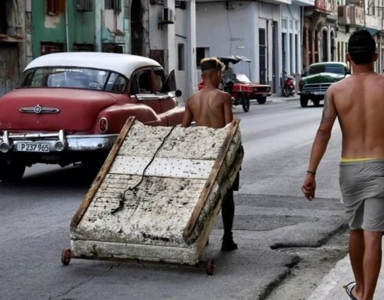 Cuba crestearea tarifelor la mobil starneste furia studentilor
