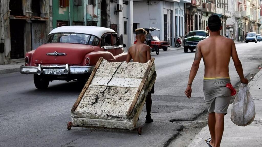 Cuba crestearea tarifelor la mobil starneste furia studentilor