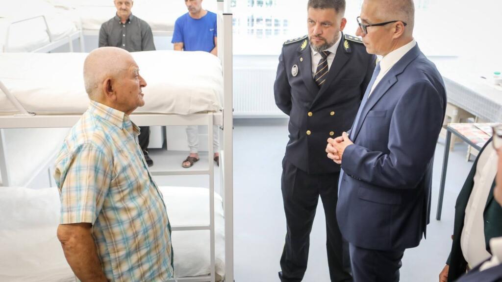 Paturi mai putine mai mult spatiu 380 locuri noi la Penitenciarul Poarta Alba