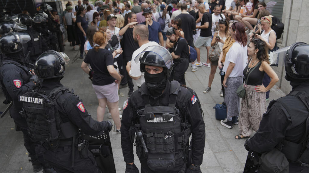 Profesionitii in sanatate mintala din Serbia cer guvernului sa opreasca violena