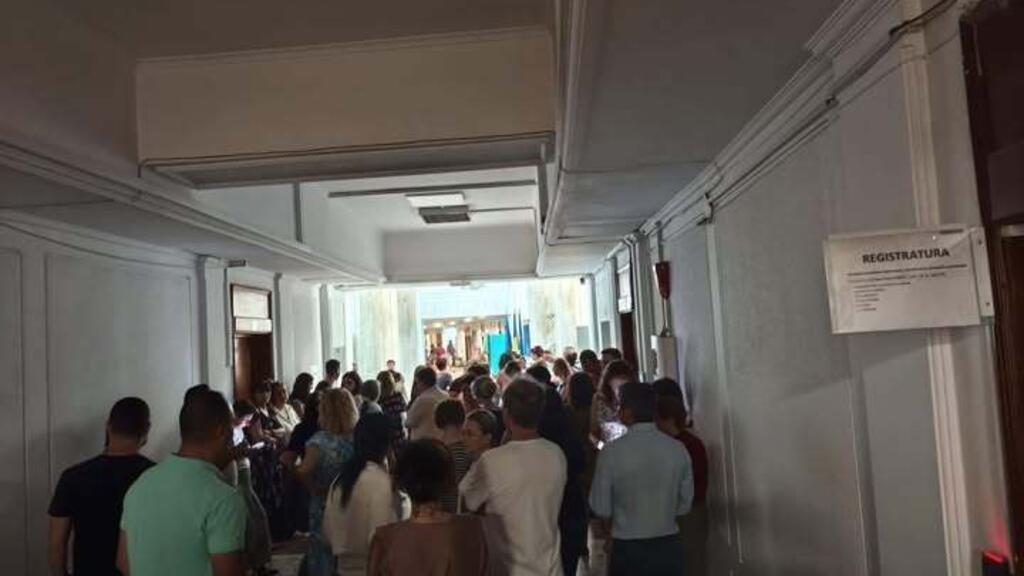 Protestele continua dupa aprobarea OUG privind sporurile