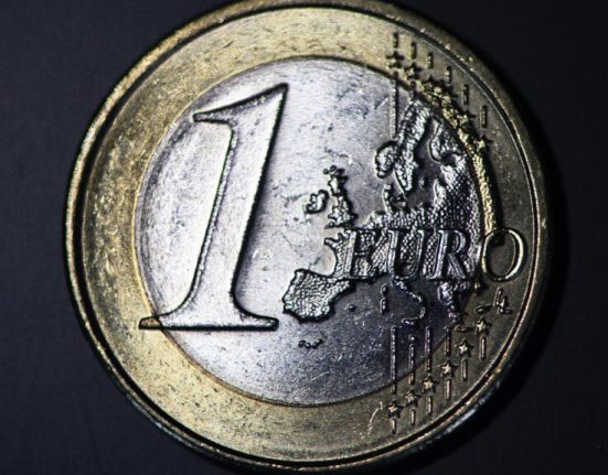 Aproape 60 dintre bulgari se tem de costul vietii