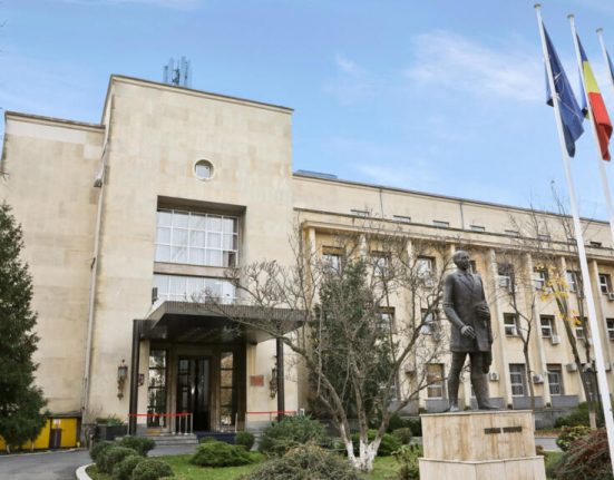 MAE vrea sa reintroduca taxe pentru romanii din diaspora