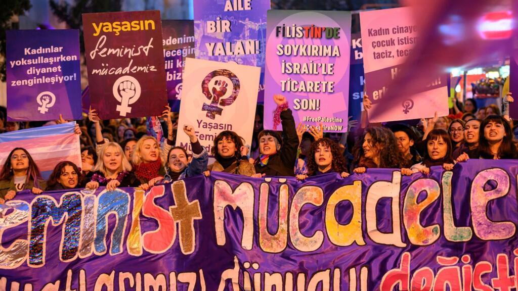 O replica intarziata a valului MeToo zguduie Turcia