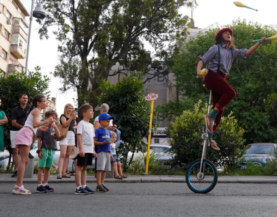 Strazi deschise in weekend pe Calea Victoriei si Grivitei